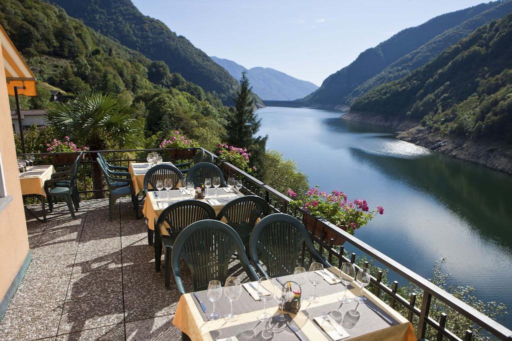 Hotel Al Lago Vogorno Экстерьер фото
